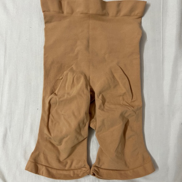 SKIMS Intimates & Sleepwear Skims Sculpting Shorts Short Mid Thigh